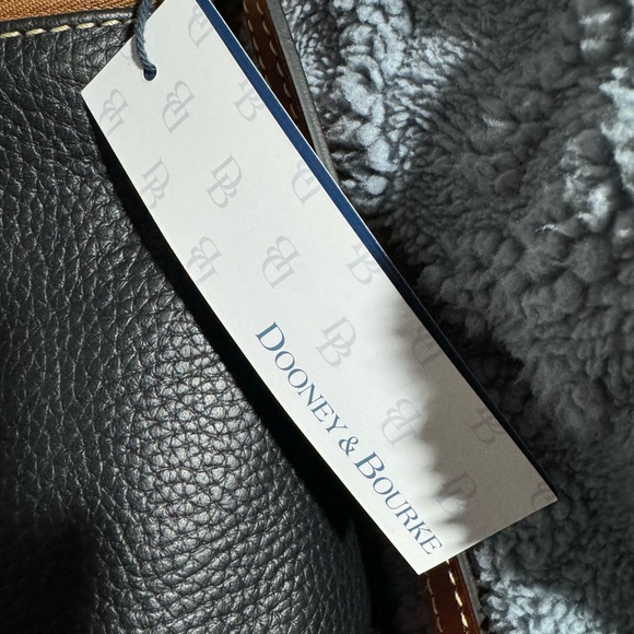 Brand new Dooney & Bourke Crossbody - Picture 8 of 9